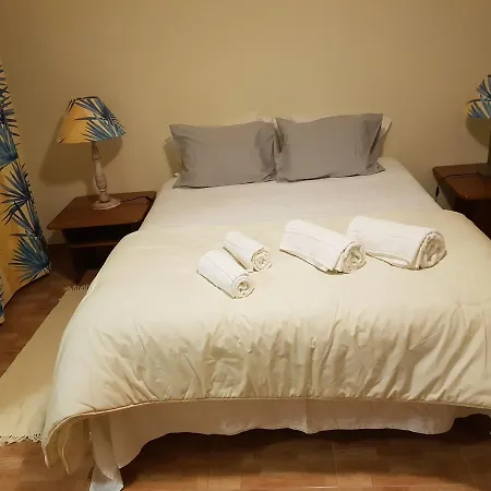 Ocean View Bed and Breakfast Λάγος